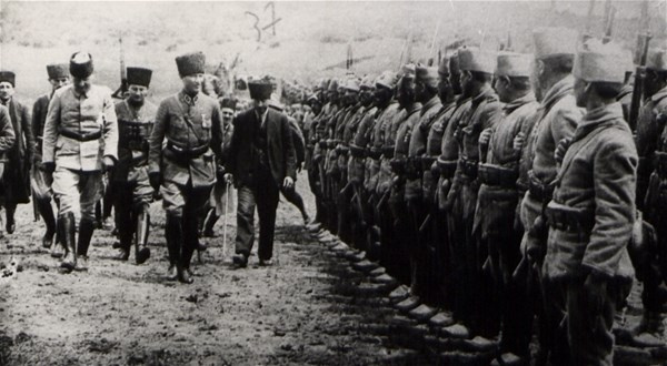 Atatürk ve Büyük Zafer'in Daha Önce Görmediğiniz Fotoğrafları