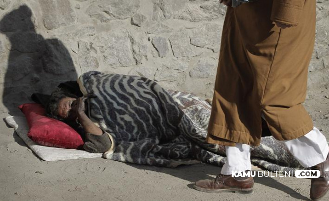 Afganistan'da Evsiz Uyuşturucu Bağımlıları Sokakta Vuruldu Afganistan'da Evsiz Uyuşturucu Bağımlıları Sokakta Vuruldu