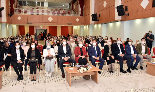 Gümüşhane’de “Kadınlarla Büyük Türkiye Yolunda” programı düzenlendi