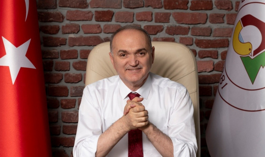 Başkan Özlü “Bayram önce sağlık, sonra huzur getirsin” Başkan Özlü “Bayram önce sağlık, sonra huzur getirsin”