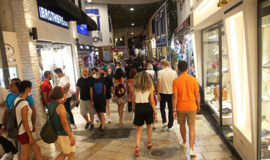 Bodrum’da eğlence mekanları yasakların kalkmasıyla doldu taştı Bodrum’da eğlence mekanları yasakların kalkmasıyla doldu taştı