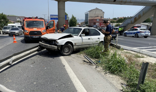 Büyükçekmece E-5’te trafiği kilitleyen kaza Büyükçekmece E-5’te trafiği kilitleyen kaza