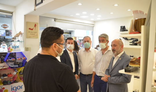 CHP Genel Başkan Yardımcısı Öztunç ve Belediye Başkanı Oktay esnaflarla görüştü CHP Genel Başkan Yardımcısı Öztunç ve Belediye Başkanı Oktay esnaflarla görüştü