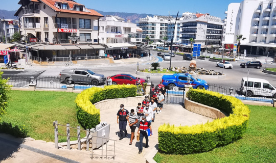FETÖ üyesi 3 şahıs kaçamadan yakalandı FETÖ üyesi 3 şahıs kaçamadan yakalandı