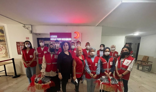 Gençler huzurevi sakinlerini unutmadı Gençler huzurevi sakinlerini unutmadı