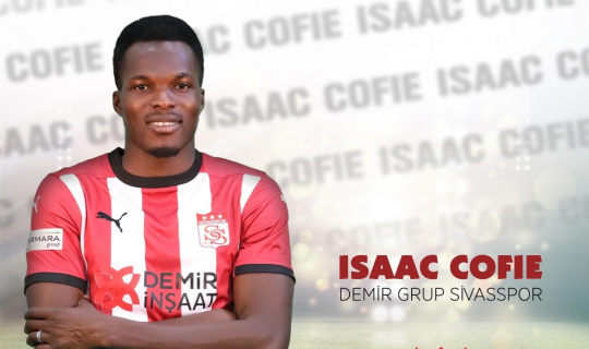 Issac Cofie 2 yıl daha Sivasspor’da