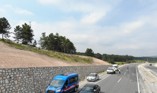 Jandarmadan drone ile trafik denetimi Jandarmadan drone ile trafik denetimi