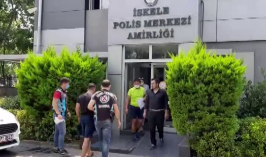 Kadıköy’de boş arsada değnekçilik yapan şahıs yakalandı Kadıköy’de boş arsada değnekçilik yapan şahıs yakalandı