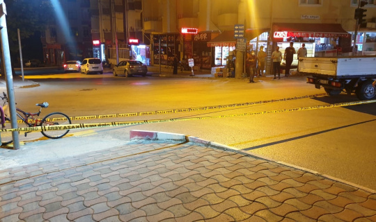 Kamyonetin çarptığı bisikletteki çocuk hayatını kaybetti Kamyonetin çarptığı bisikletteki çocuk hayatını kaybetti