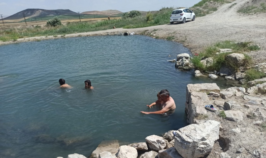 Kaşınanlar şifayı Başkent’in yanı başındaki ’Uyuz Hamamı’nda arıyor Kaşınanlar şifayı Başkent’in yanı başındaki ’Uyuz Hamamı’nda arıyor