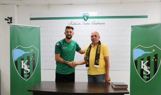 Kocaelispor, Mehmet Taş ile 2 yıllık sözleşme imzaladı Kocaelispor, Mehmet Taş ile 2 yıllık sözleşme imzaladı