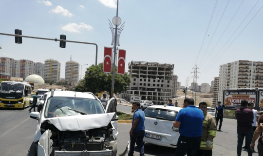 Mardin’de zincirleme kaza: 1 yaralı Mardin’de zincirleme kaza: 1 yaralı