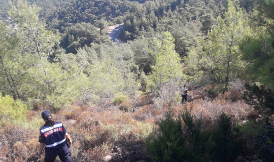 Marmaris’te yangınla ilgili vatandaşların şüphelendiği 2 kişi aranıyor Marmaris’te yangınla ilgili vatandaşların şüphelendiği 2 kişi aranıyor