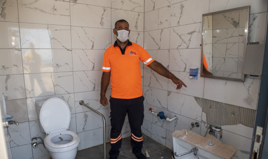 Mersin’de engelli tuvaletine zarar verildi