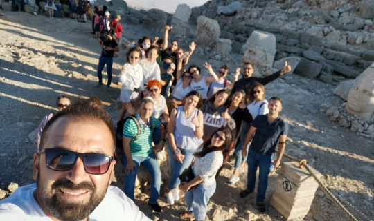 Nemrut Dağına yerli turist akını Nemrut Dağına yerli turist akını