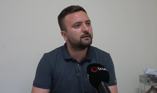 Bursa’da 3. kata balta fırlattı, satırla tehdit etti Bursa’da 3. kata balta fırlattı, satırla tehdit etti