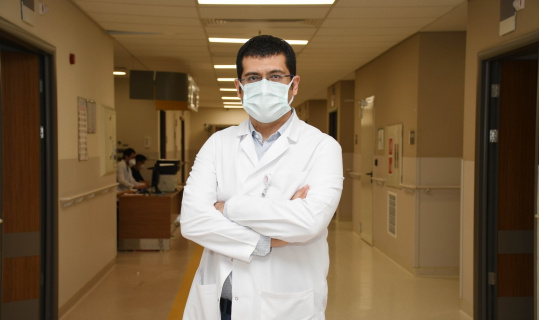Prof. Dr. Çil: "Kanser hastalarının 3. doz aşı yaptırmaları uygun"