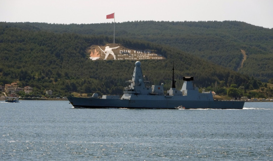 Rusya’nın Kardeniz’de ateş açtığı İngiliz savaş gemisi ‘HMS Defender’ Çanakkale’de Rusya’nın Kardeniz’de ateş açtığı İngiliz savaş gemisi ‘HMS Defender’ Çanakkale’de