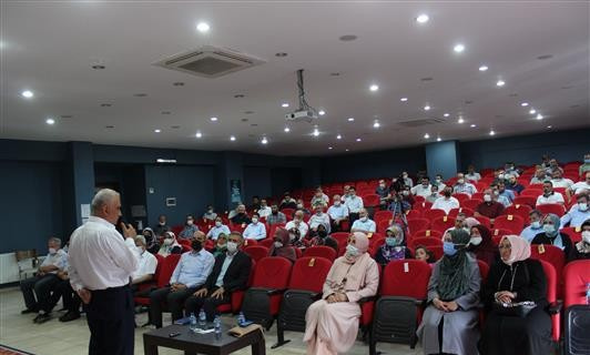 “Şahidiz Şanlı Direnişe” konulu konferans düzenledi “Şahidiz Şanlı Direnişe” konulu konferans düzenledi