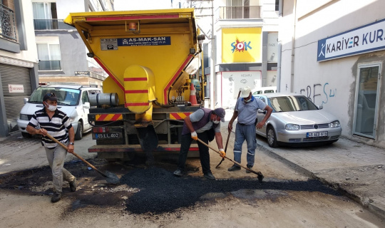 Salihli’de asfalt kaplama çalışmaları son sürat