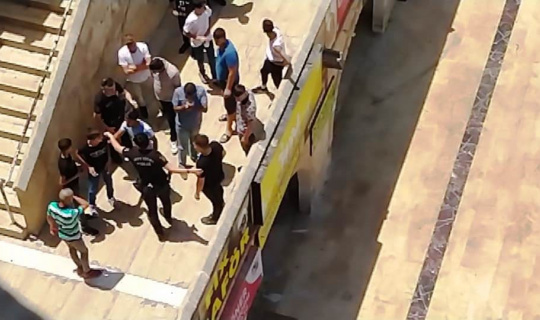 Şanlıurfa’da internet kafede bıçaklı kavga, 1 yaralı Şanlıurfa’da internet kafede bıçaklı kavga, 1 yaralı