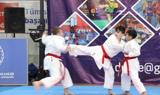Spor okullarında çocuklar spora doyacak Spor okullarında çocuklar spora doyacak