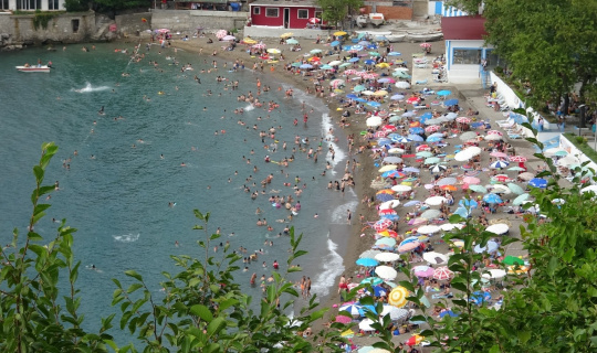 Vatandaşlar bayramda sahillere akın etti Vatandaşlar bayramda sahillere akın etti
