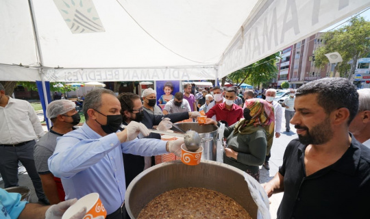 Adıyaman’da 2 Bin 500 kişilik aşure ikramı Adıyaman’da 2 Bin 500 kişilik aşure ikramı