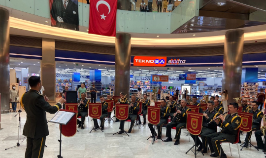 Afyonkarahisar’da TSK bando takımı konser verdi