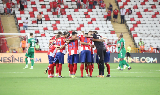 Antalyaspor 10 maçlık galibiyet hasretine son verdi