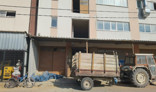 Asansör boşluğuna düşen işçi ağır yaralandı Asansör boşluğuna düşen işçi ağır yaralandı