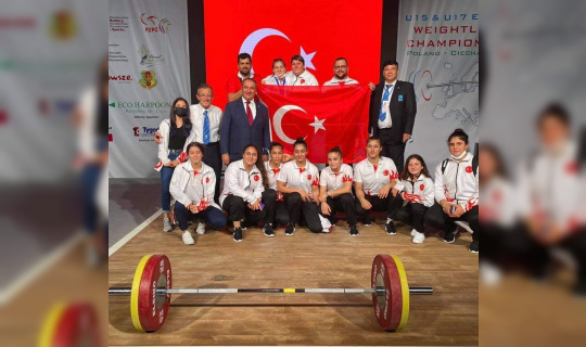 Başkan Özcan Avrupa Şampiyonu Burcu’yu tebrik etti Başkan Özcan Avrupa Şampiyonu Burcu’yu tebrik etti