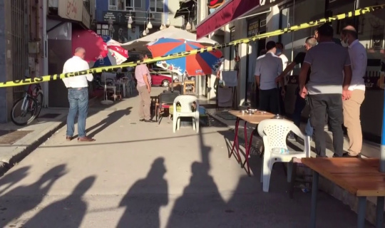 Berber çalışanını pompalı tüfekle rehin aldı, ikna çalışmaları sürüyor Berber çalışanını pompalı tüfekle rehin aldı, ikna çalışmaları sürüyor