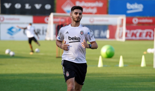 Beşiktaş’ta neşeli antrenman Beşiktaş’ta neşeli antrenman