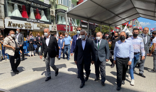 Binali Yıldırım ve Başkan Yıldırım Ümraniye’de aşure etkinliğine katıldı