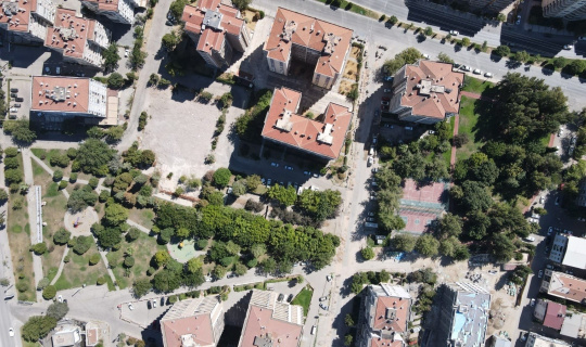 Büyükşehir depremde zarar gören parkları yeniliyor Büyükşehir depremde zarar gören parkları yeniliyor