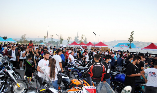 Çorum’da düzenlenen motosiklet festivali renkli görüntülere sahne oldu