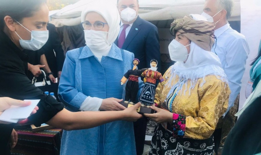 Cumhurbaşkanı Erdoğan ve eşi Emine Erdoğan’a yemeni hediye edildi