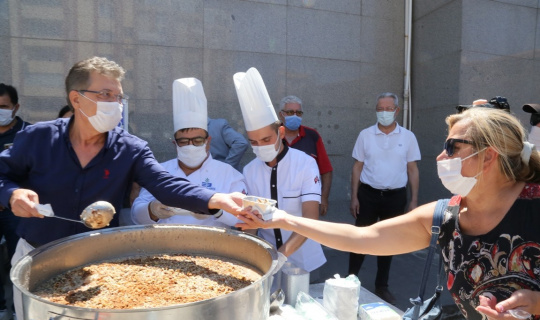 Edremit Belediyesi aşure hayırları başladı
