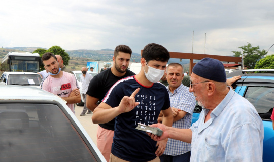 İkinci el oto pazarında alan da satan da şikayetçi