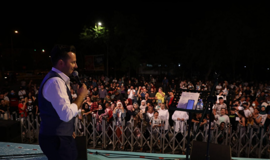 Melikgazi’nin klasik otomobil festivali dolu dizgin devam ediyor Melikgazi’nin klasik otomobil festivali dolu dizgin devam ediyor