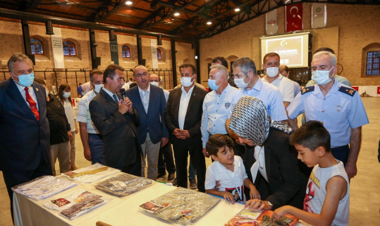 Meram’da şehit ve devlet büyüklerinin emanetleri sergileniyor