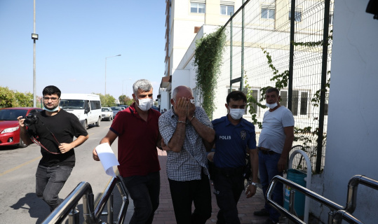 Öfkeli baba, kızını boğazından bıçakladı Öfkeli baba, kızını boğazından bıçakladı