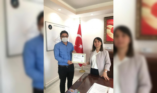 Öğretmenlere başarı belgesi verildi Öğretmenlere başarı belgesi verildi