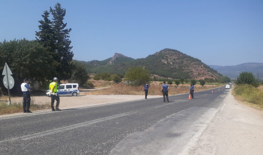 Osmaneli’de polis asayiş ve trafik denetimi yaptı Osmaneli’de polis asayiş ve trafik denetimi yaptı
