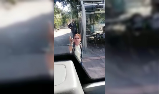 Otobüste maske takmayı reddeden kadın ortalığı birbirine kattı