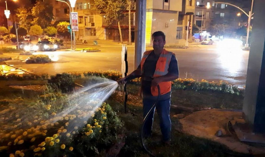 Parklar, refüjler, bulvarlar güzelleşiyor Parklar, refüjler, bulvarlar güzelleşiyor