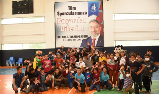 Tarım işçilerinin çocukları gönüllerince eğlendi Tarım işçilerinin çocukları gönüllerince eğlendi