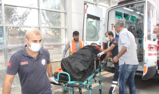 Üzerine iskele düşen işçi yaralandı