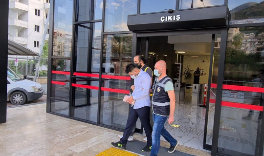 Alanya’da dehşet saçıp polisi peşine takan sürücü tutuklandı